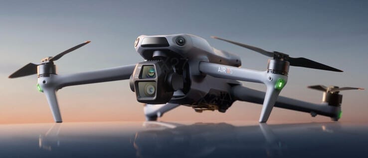 DJI Air 3S - Flota de Drones Sky Zoom en Cartagena